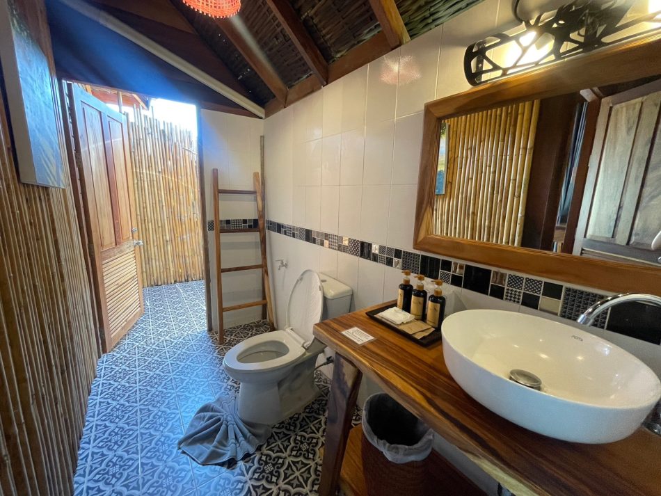 Pool Villa Bathroom